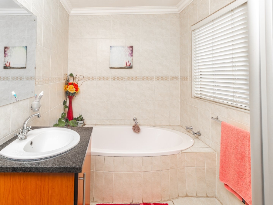4 Bedroom Property for Sale in Birdwood Estate North West